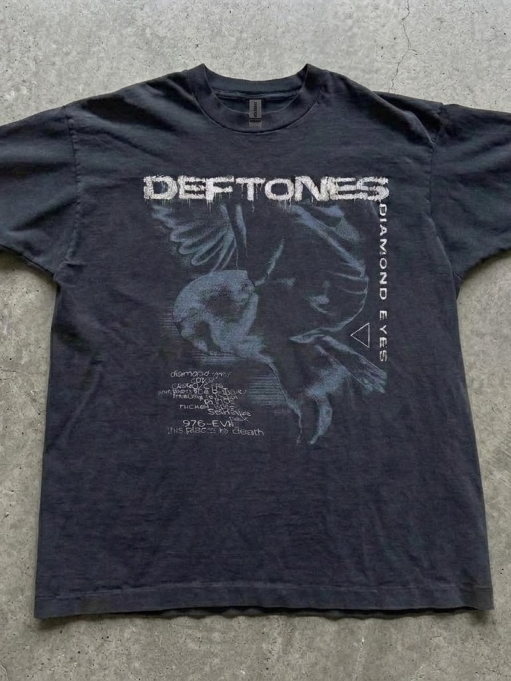 GILDAN Black Deftones 'Diamond Eyes' Graphic Tee
